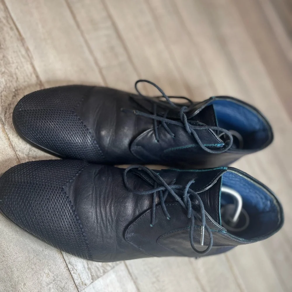Shoes - Picture 7 of 10